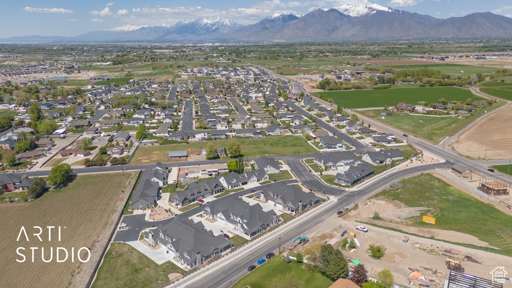 Bird\'s eye view featuring a mountain view