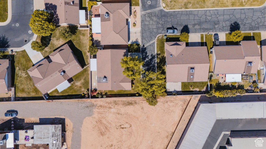 Birds eye view of property featuring a residential view