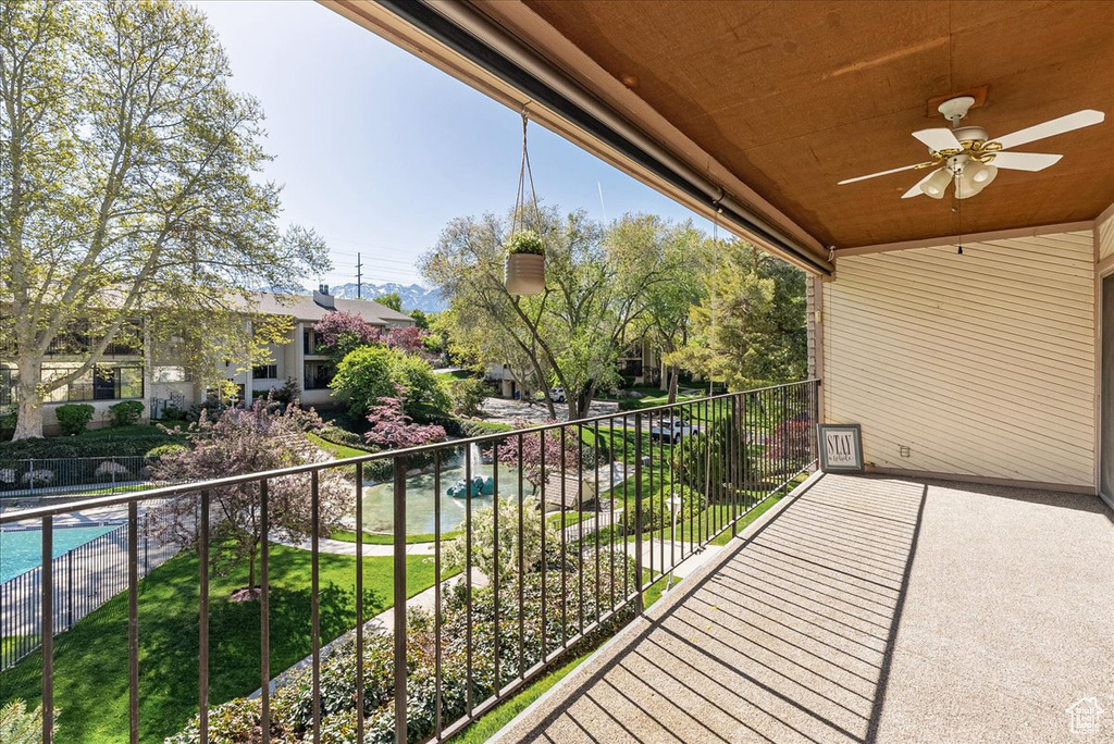 Balcony with ceiling fan