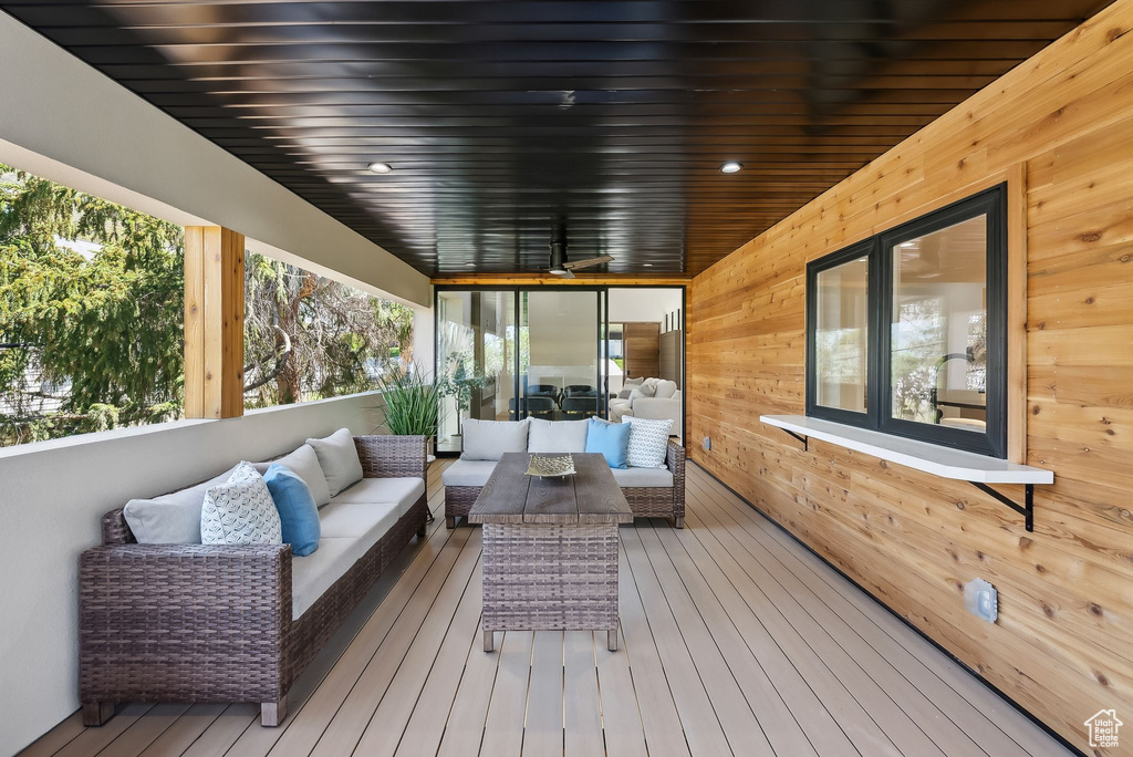 Sunroom with outdoor lounge area