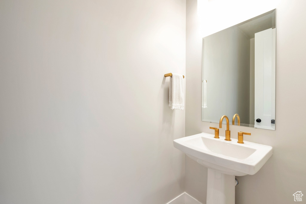 Bathroom with a sink