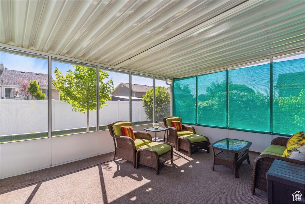 View of sunroom / solarium