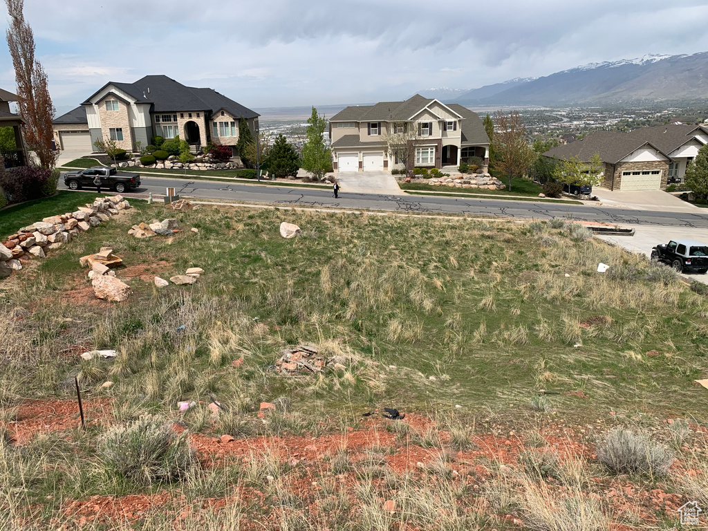View of yard with a mountain view
