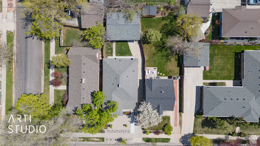 Birds eye view of property featuring a residential view