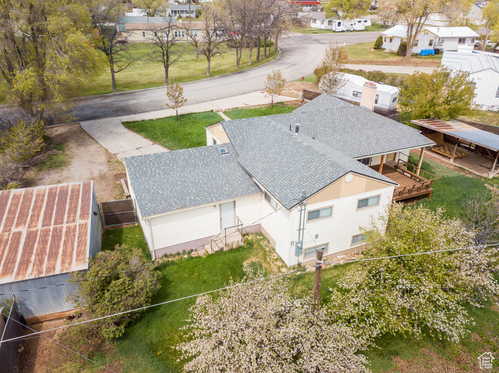 Birds eye view of property featuring a residential view