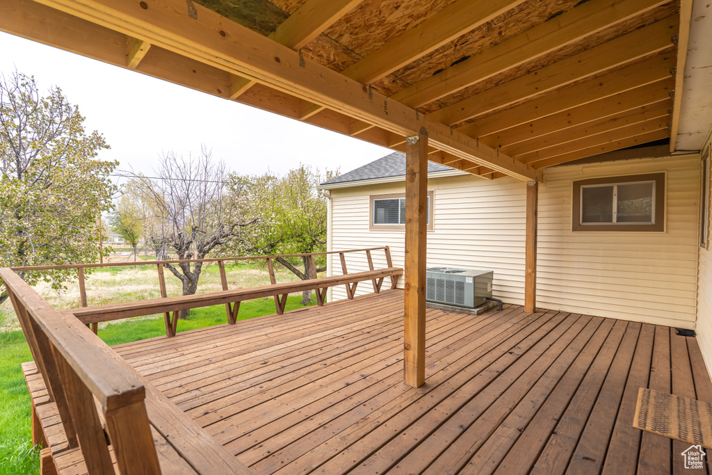 Deck with central air condition unit