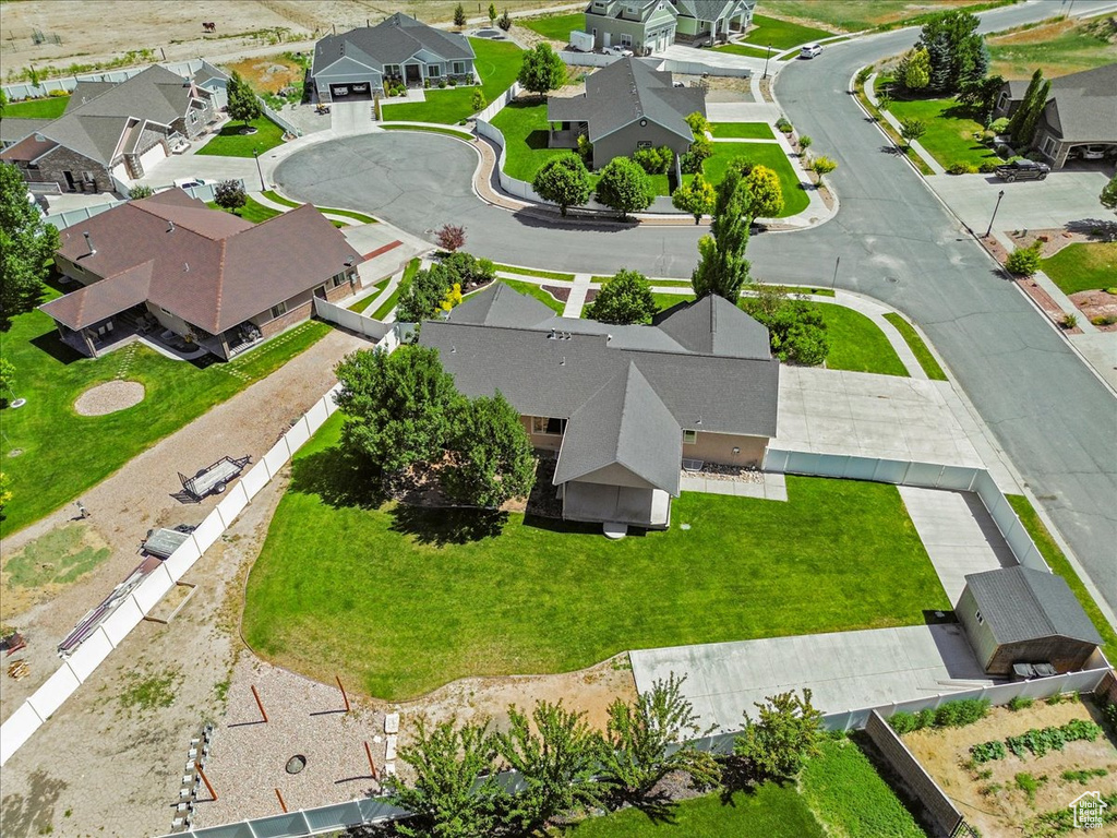 Birds eye view of property featuring a residential view