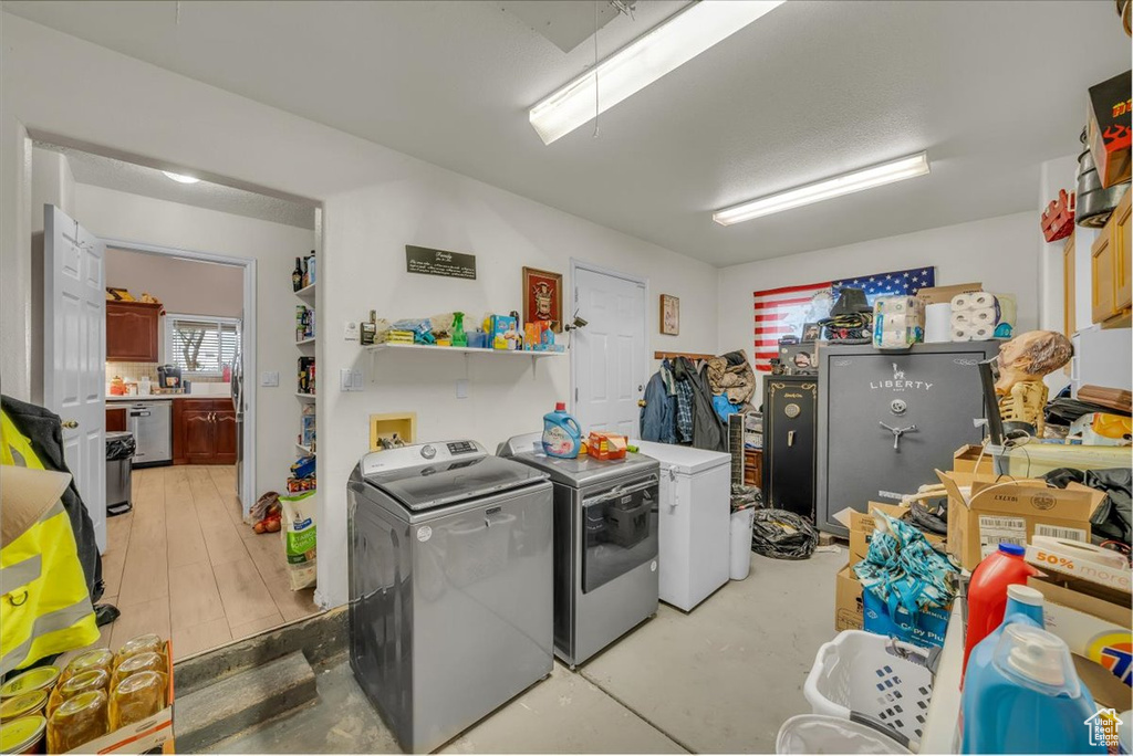 Clothes washing area with laundry area and washer and dryer