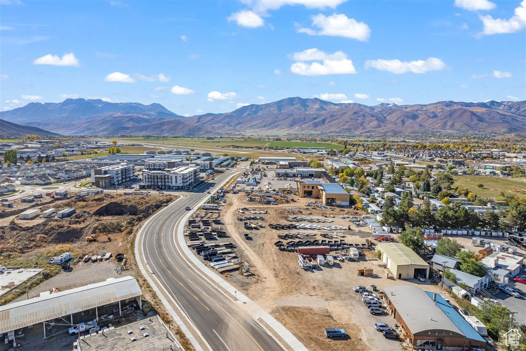 Aerial view with a mountain view