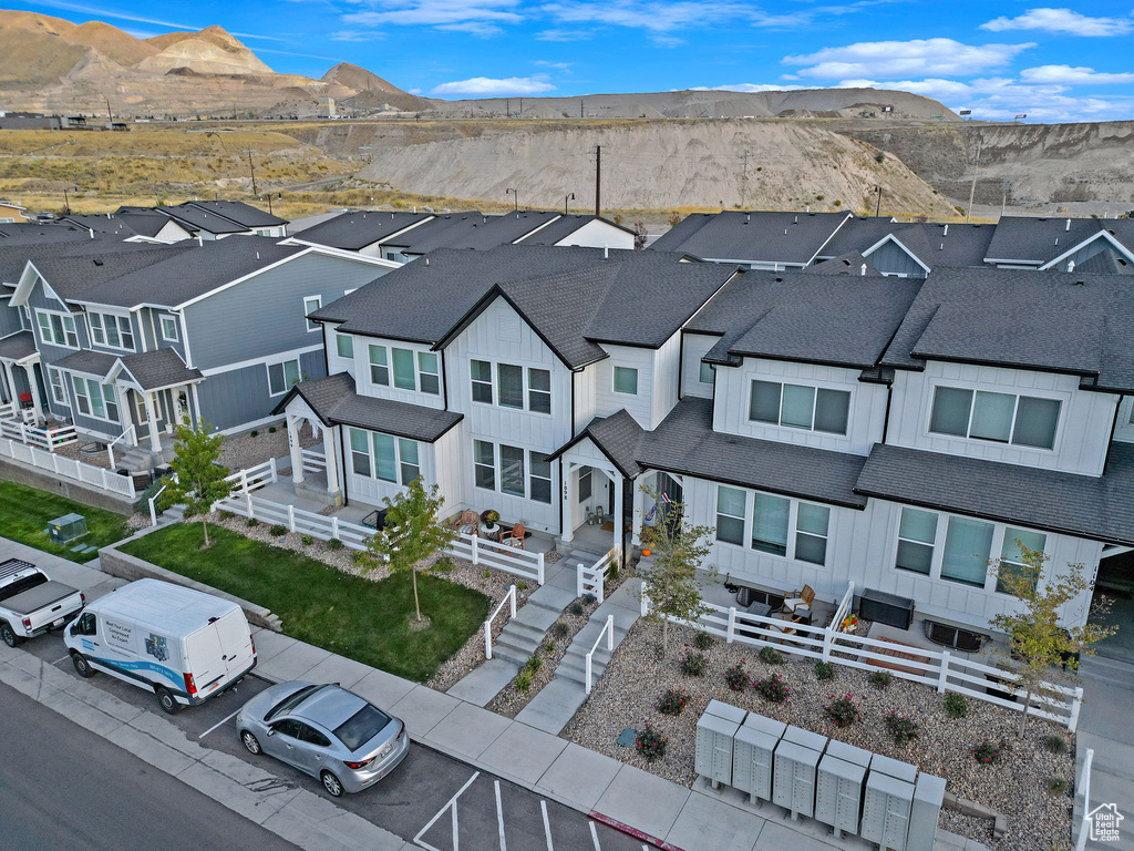 Aerial view featuring a residential view and a mountain view