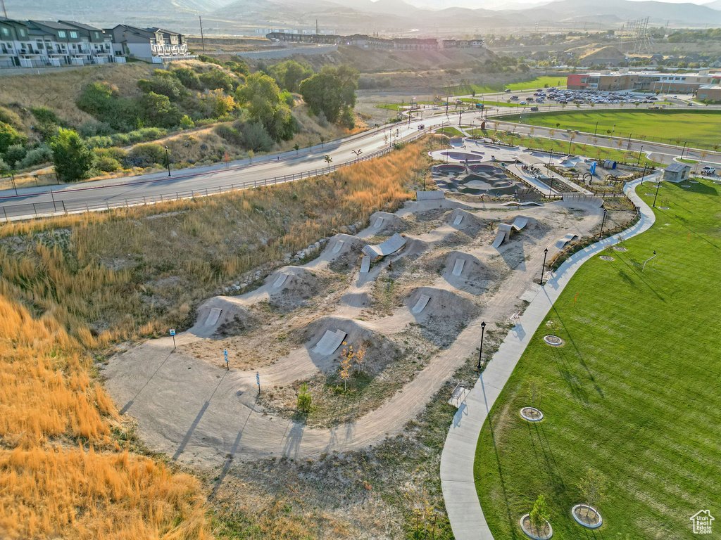 Aerial view with a mountain view