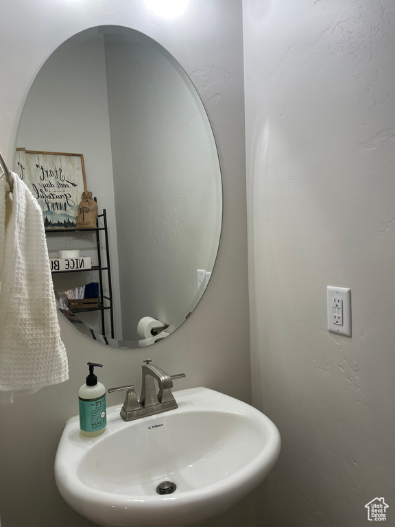 279 E GRACE LN North Salt Lake, UT 84054