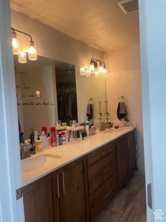 279 E GRACE LN North Salt Lake, UT 84054