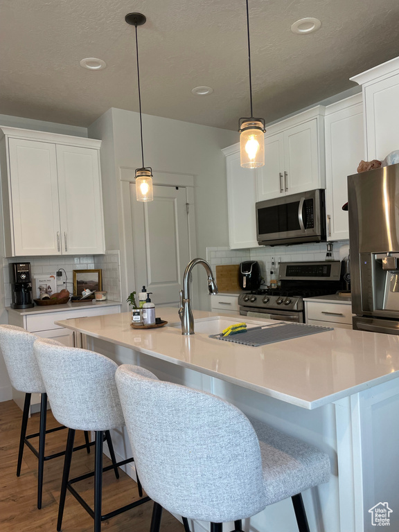 279 E GRACE LN North Salt Lake, UT 84054