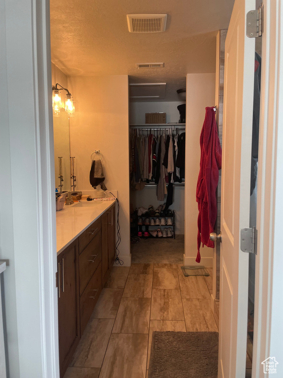 279 E GRACE LN North Salt Lake, UT 84054