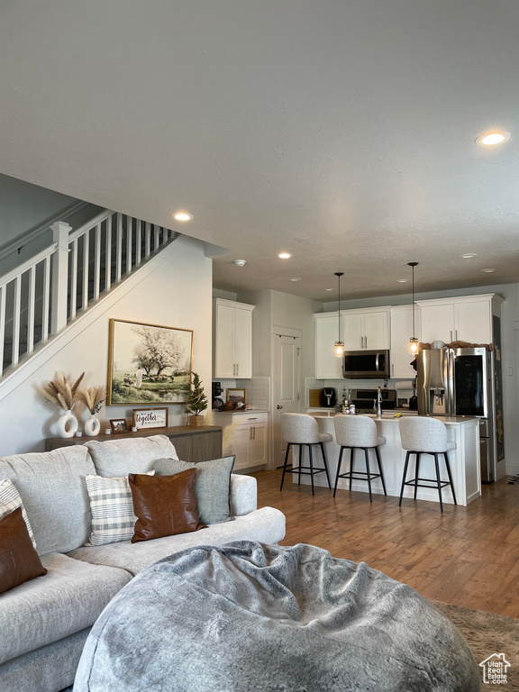 279 E GRACE LN North Salt Lake, UT 84054