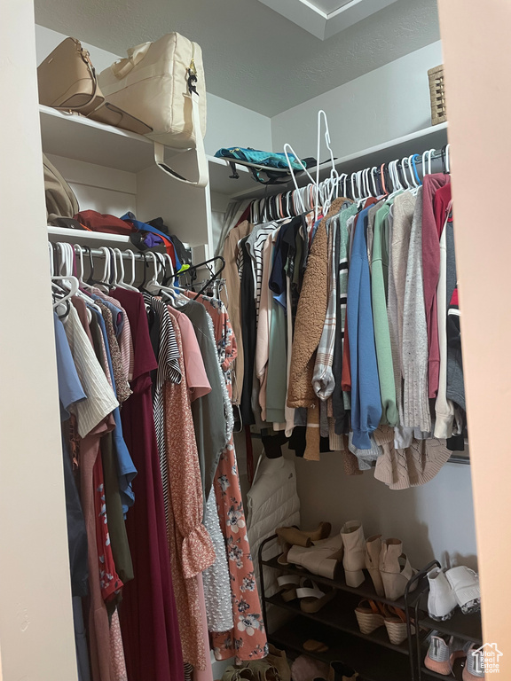 279 E GRACE LN North Salt Lake, UT 84054