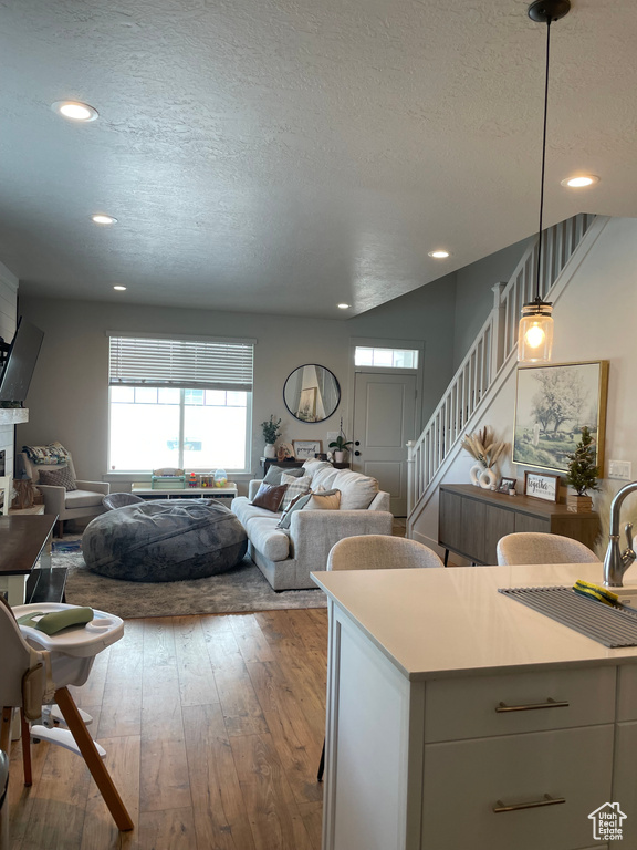 279 E GRACE LN North Salt Lake, UT 84054