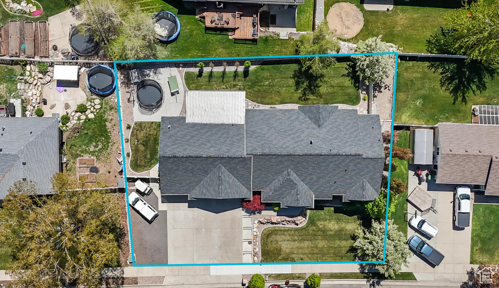 Birds eye view of property