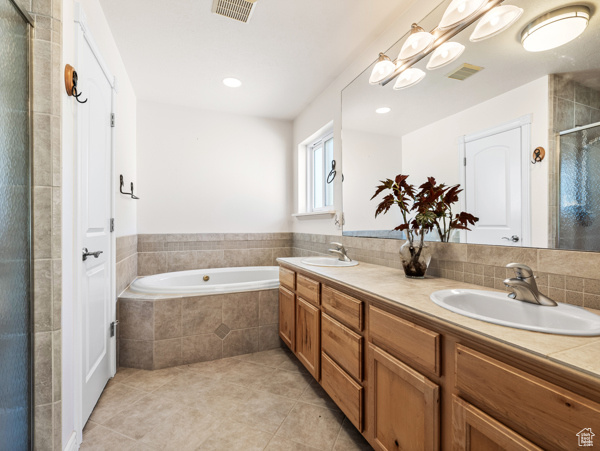 Photo 18 for MLS #2082956 at 565 E Platt Ln #1