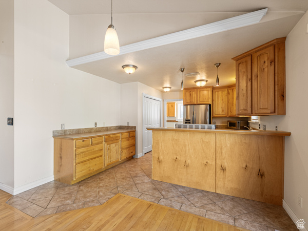 Photo 4 for MLS #2082956 at 565 E Platt Ln #1