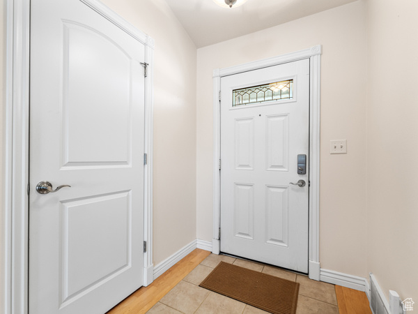 Photo 8 for MLS #2082956 at 565 E Platt Ln #1