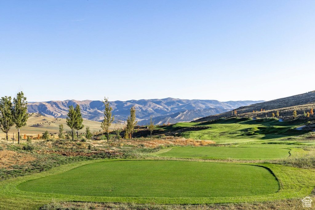 Surrounding community with a mountain view