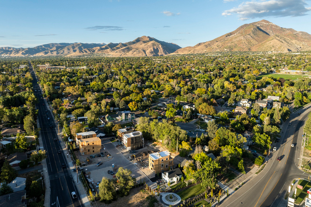 4442 S HOLLADAY PARK LN Holladay, UT 84124