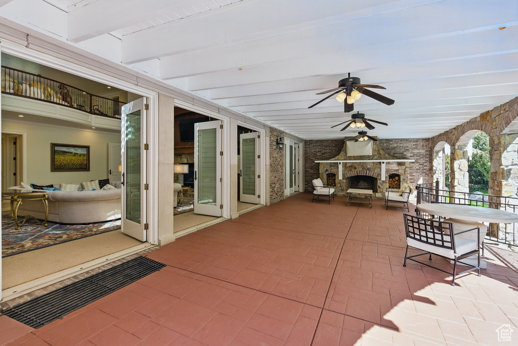 View of patio / terrace with ceiling fan