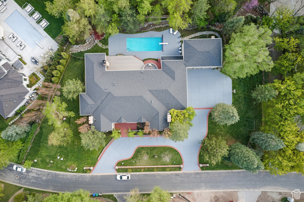 Birds eye view of property