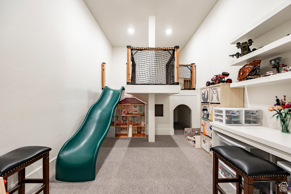 Interior space with recessed lighting