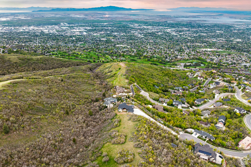 Aerial view with a mountain view