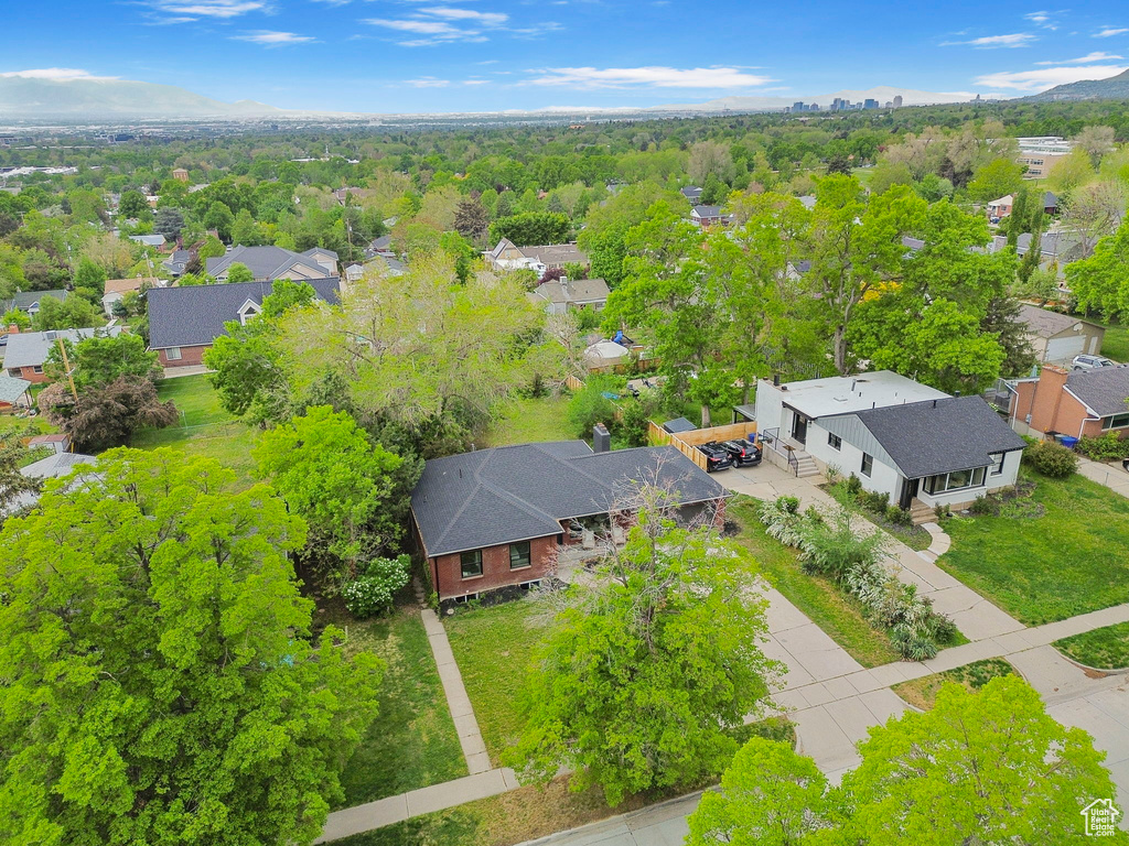 Birds eye view of property featuring a residential view