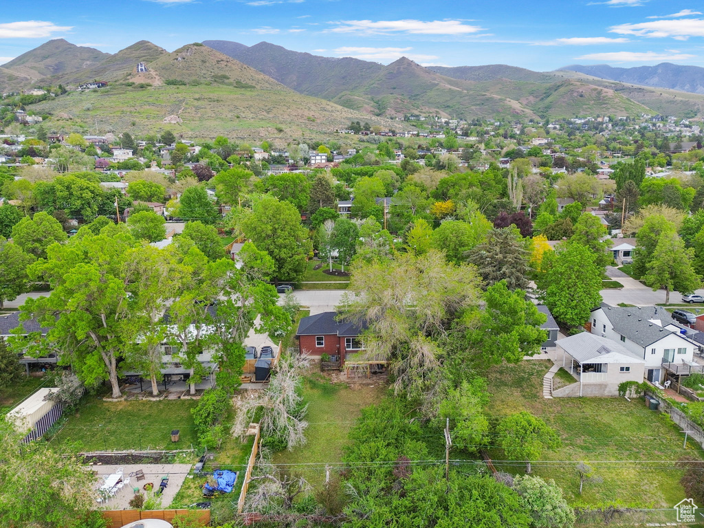 Drone / aerial view featuring a residential view and a mountain view