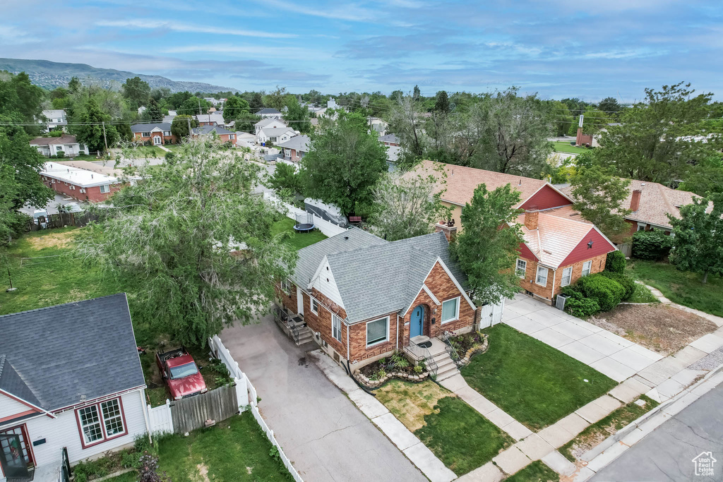 Aerial perspective of suburban area with mountains