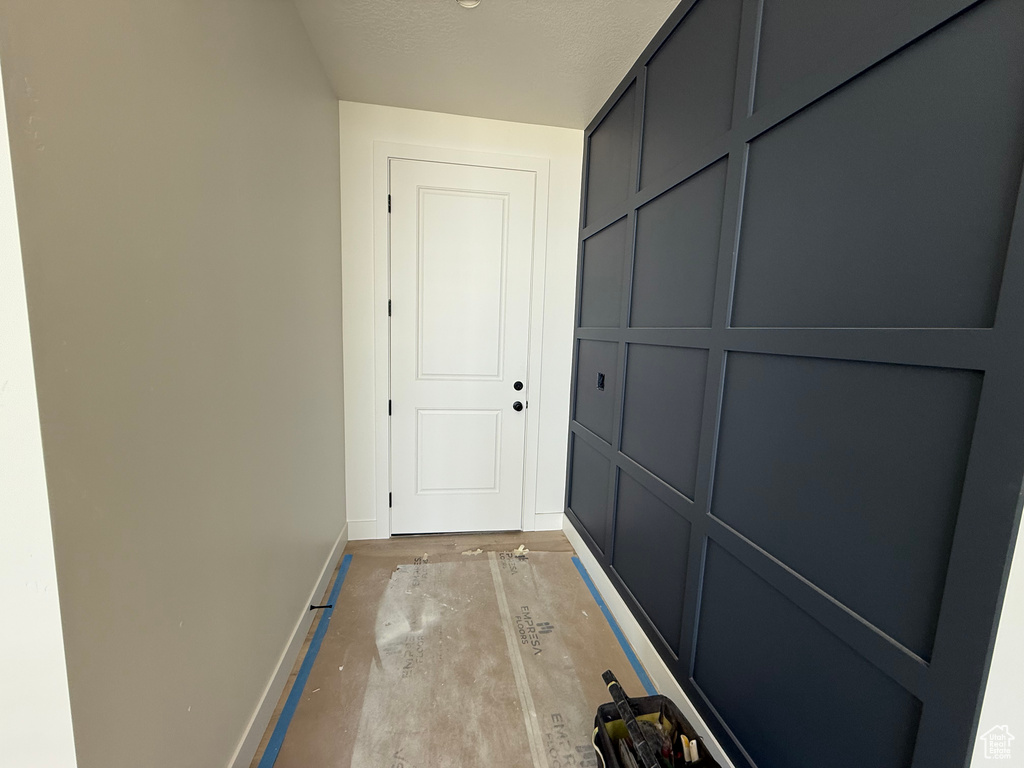 Corridor with baseboards