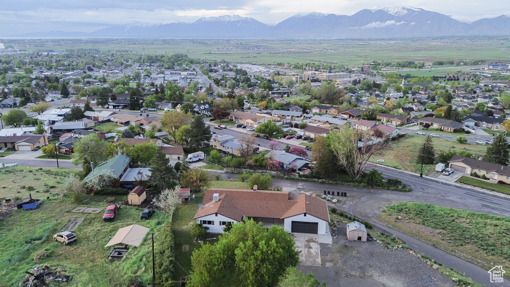 Bird's eye view of a mountainous background