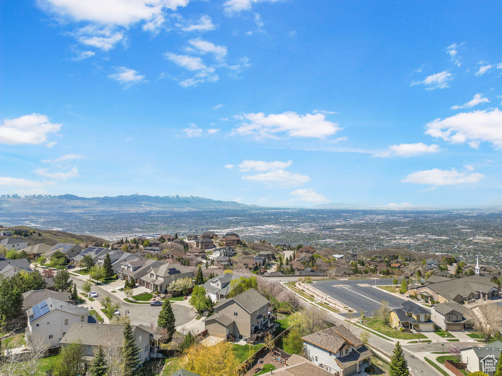 Bird's eye view featuring a residential view and a mountain view