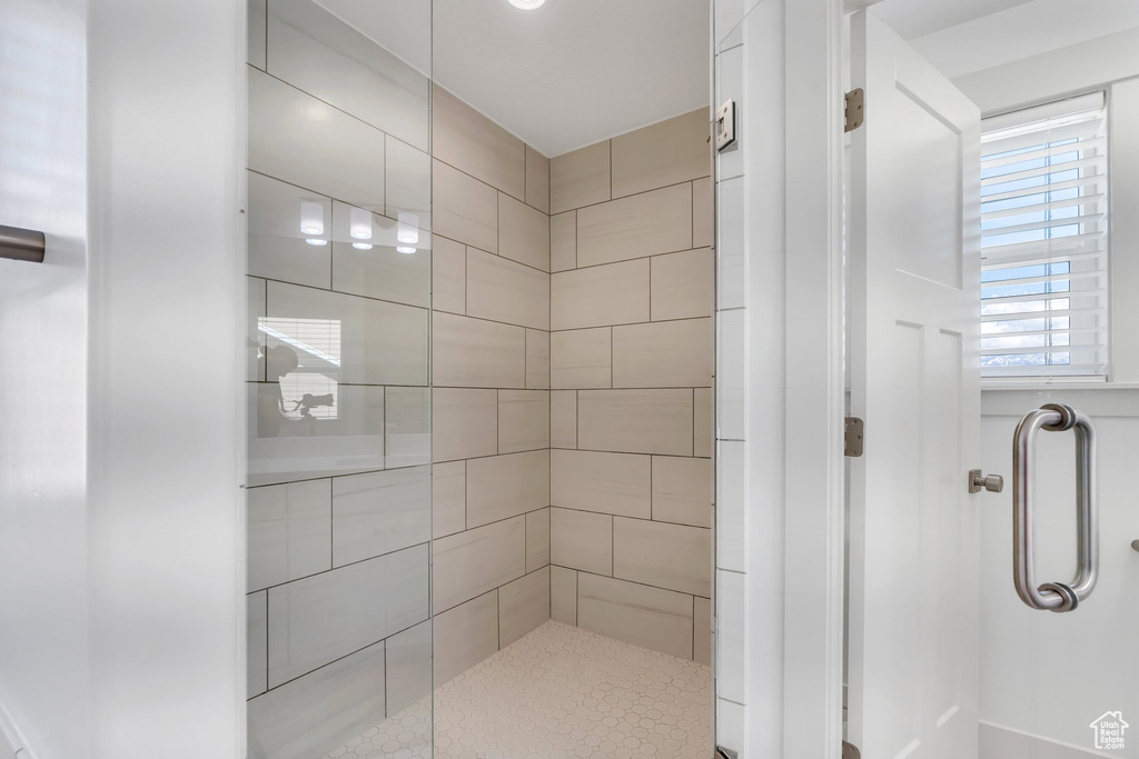 Bathroom with a tile shower