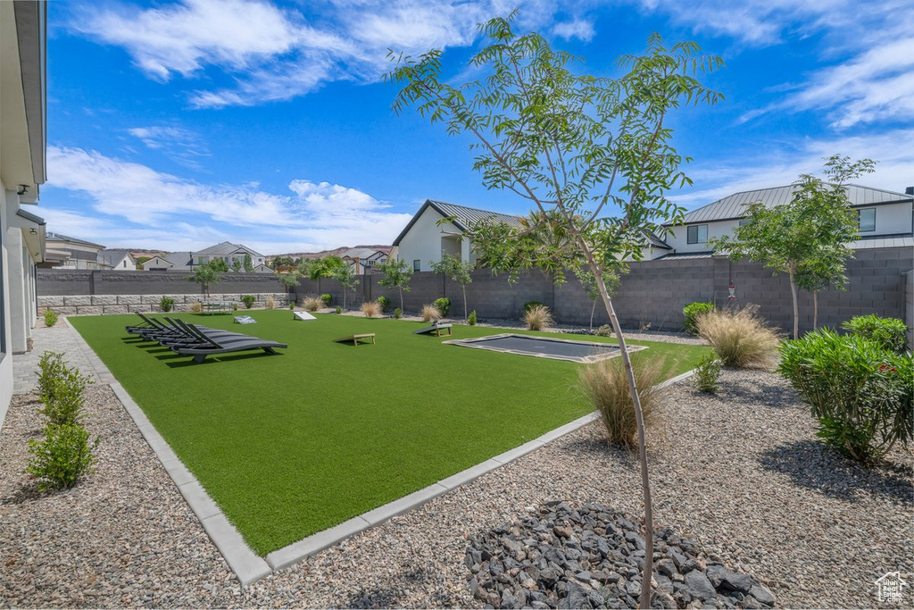 View of yard with a residential view