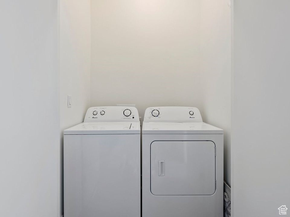 Clothes washing area with separate washer and dryer