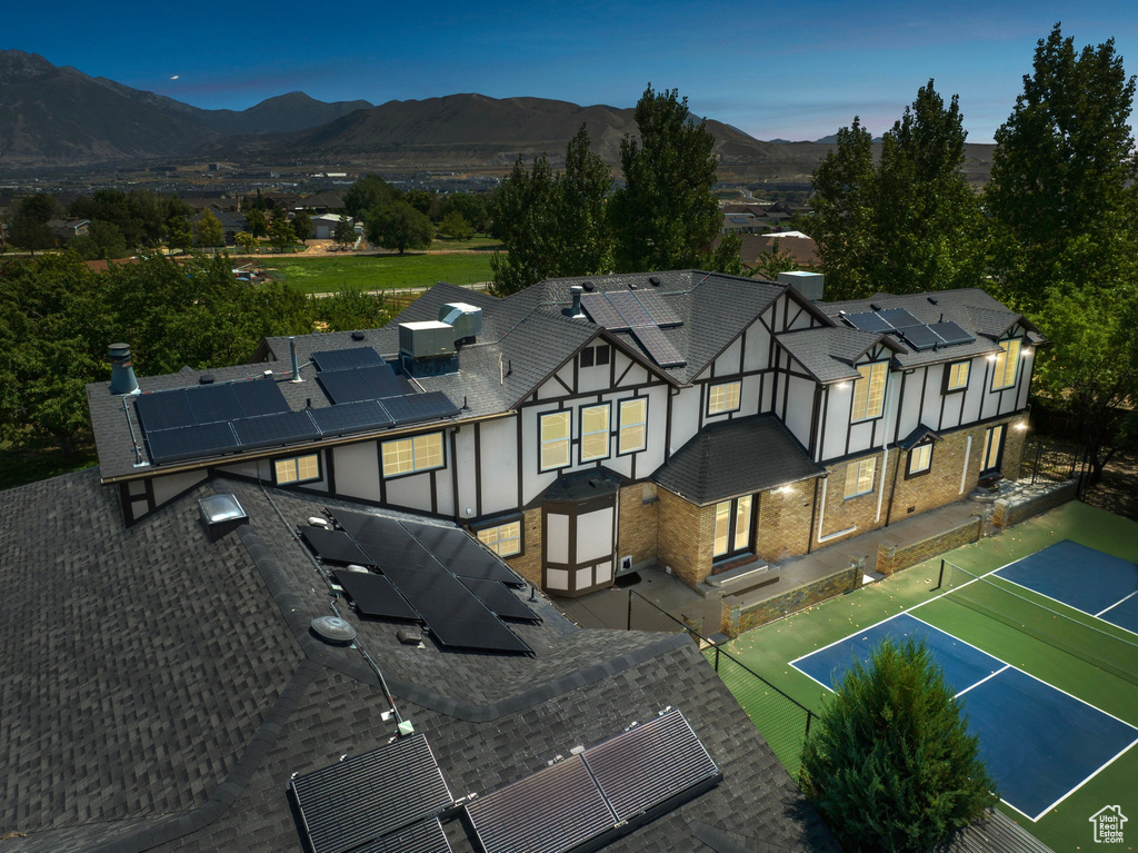Aerial view with a mountain view