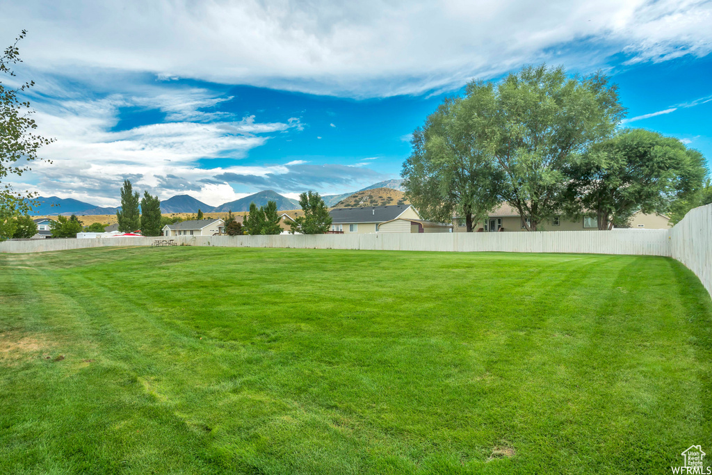 View of yard featuring a mountain view