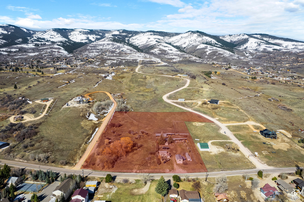 Bird\'s eye view featuring a mountain view