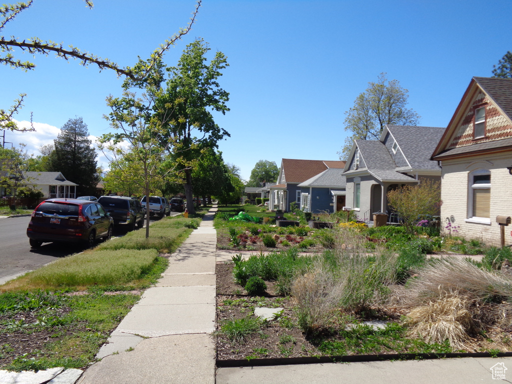 View of yard with a residential view