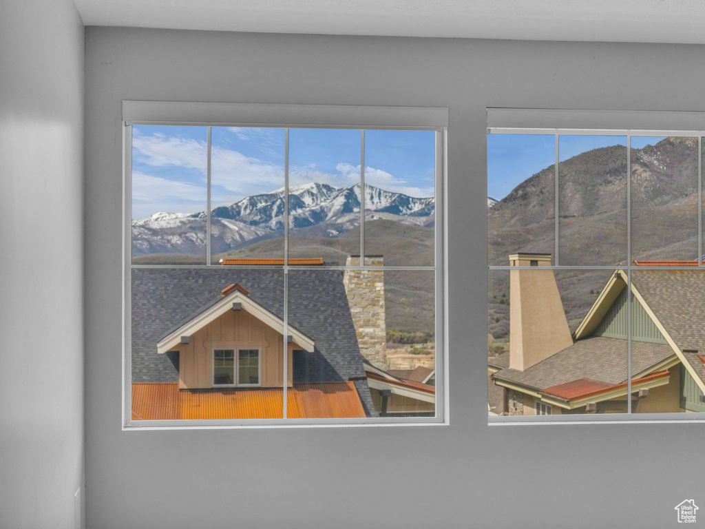 Interior details with a mountain view