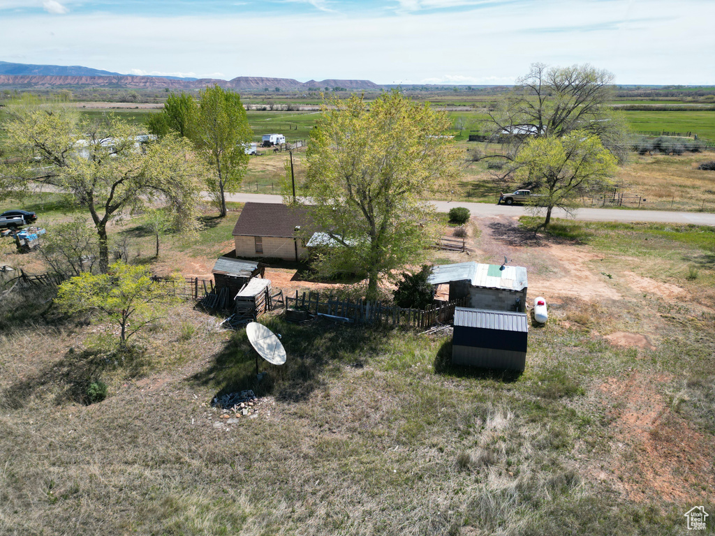 Aerial view of sparsely populated area with mountains