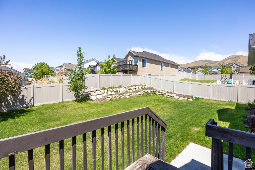 View of yard featuring a residential view
