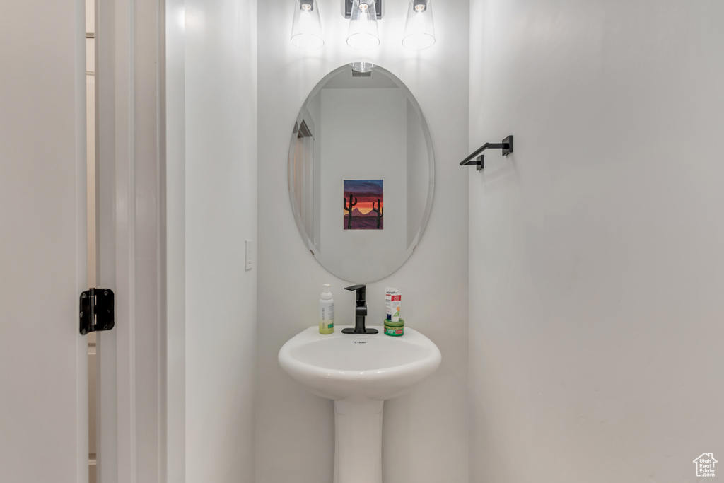 Bathroom featuring a sink