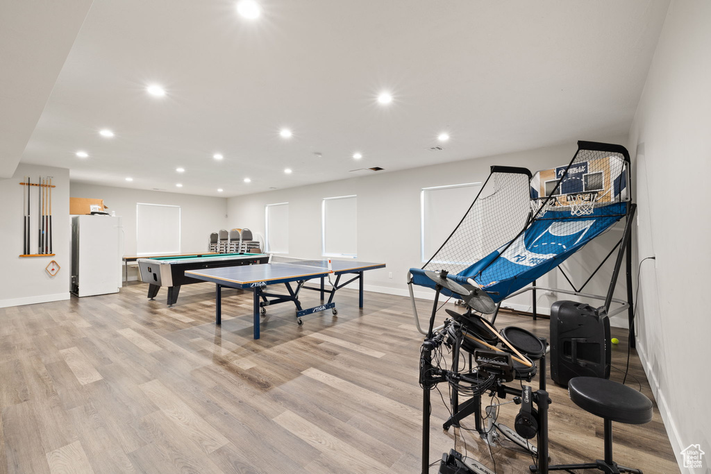 Playroom featuring recessed lighting and baseboards